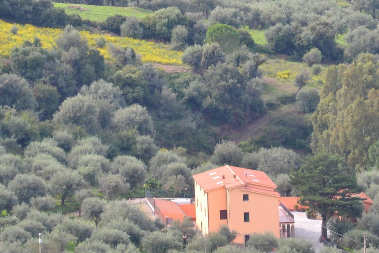 Villa Tiberio San Mauro Castelverde Buitenkant foto